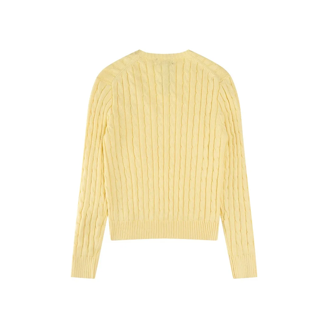 P210 #R90 RALPH LAUREN Thirteen colors of Ralph Lauren classic small label embroidery V-neck pullover cable cardigan sweater women's top, high-density LOGO embroidery on the chest, original customization of tag accessories. Made of pure cotton yarn, pure cotton is skin-friendly and comfortable, small label war horse embroidered twist button V-neck sweater🐎High quality, follow the blogger to learn how to wear it! Let’s buy a Ralph Lauren cable sweater. It’s a super hard-to-find series after it became popular. It’s hard to find one on the official website. It’s simple and practical to wear, with a lazy and loose feel. The thickened fabric has more texture, feels soft and delicate, and has a loose fit. Whether worn alone or layered, you can wear different styles of fashion with just one piece!   Size： Sleeve length: 60/61/62/63